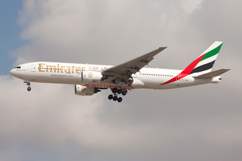 Emirates Boeing 777-21H(ER) (A6-EMK) at  Dubai - International, United Arab Emirates
