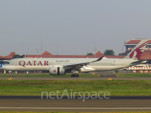 Qatar Airways Airbus A350-941 (A7-AMJ) at  Jakarta - Soekarno-Hatta International, Indonesia