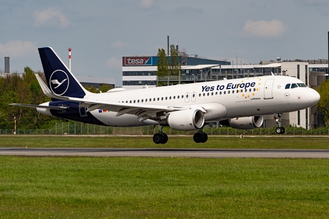 Lufthansa Airbus A320-214 (D-AIUC) at  Hamburg - Fuhlsbuettel (Helmut Schmidt), Germany