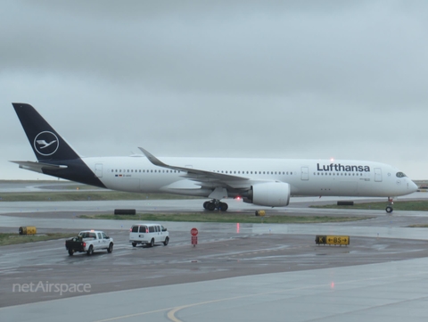 Lufthansa Airbus A350-941 (D-AIVC) at  Denver - International, United States