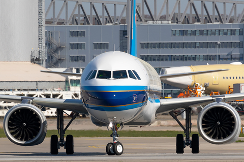 China Southern Airlines Airbus A321-253N (D-AVZV) at  Hamburg - Finkenwerder, Germany