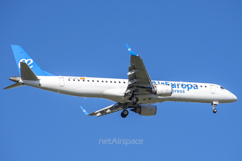 Air Europa Express Embraer ERJ-195LR (ERJ-190-200LR) (EC-LFZ) at  Madrid - Barajas, Spain