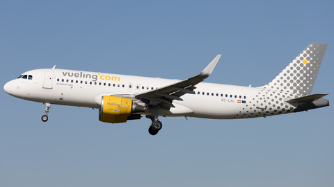 Vueling Airbus A320-214 (EC-LVU) at  Barcelona - El Prat, Spain