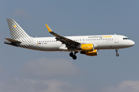 Vueling Airbus A320-214 (EC-MAO) at  Palma De Mallorca - Son San Juan, Spain