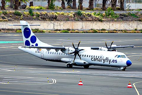 Canaryfly ATR 72-500 (EC-MHJ) at  Gran Canaria, Spain