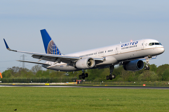 United Airlines Boeing 757-224 (N19136) at  Manchester - International (Ringway), United Kingdom
