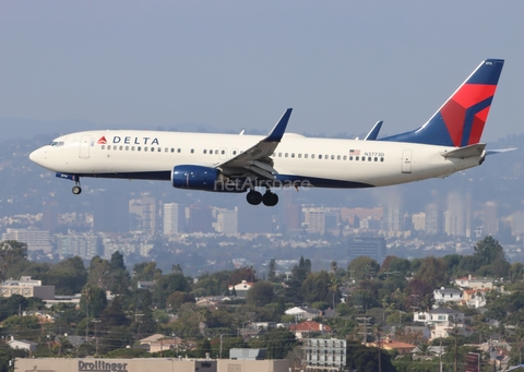 Delta Air Lines Boeing 737-832 (N3773D) at  Los Angeles - International, United States