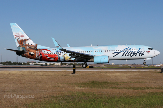 Alaska Airlines Boeing 737-890 (N570AS) at  Dallas/Ft. Worth - International, United States
