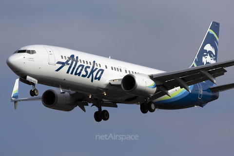 Alaska Airlines Boeing 737-890 (N584AS) at  Santa Ana - John Wayne / Orange County, United States