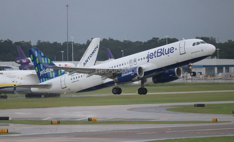 JetBlue Airways Airbus A320-232 (N587JB) at  Tampa - International, United States