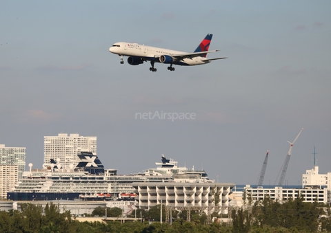 Delta Air Lines Boeing 757-232 (N678DL) at  Ft. Lauderdale - International, United States