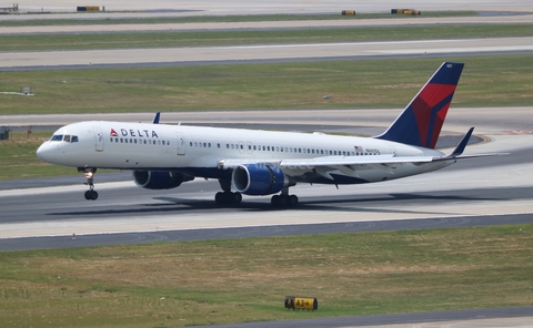 Delta Air Lines Boeing 757-232 (N687DL) at  Atlanta - Hartsfield-Jackson International, United States