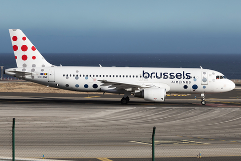 Brussels Airlines Airbus A320-214 (OO-SNE) at  Tenerife Sur - Reina Sofia, Spain