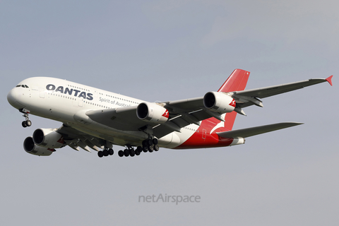 Qantas Airbus A380-842 (VH-OQI) at  Singapore - Changi, Singapore