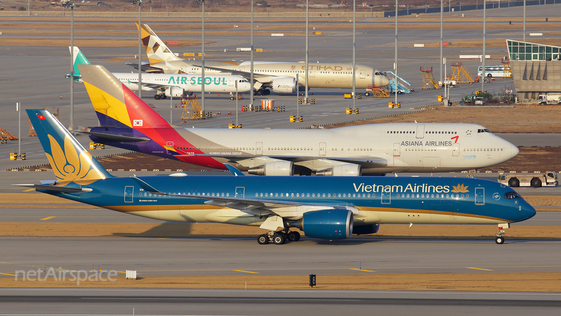 Vietnam Airlines Airbus A350-941 (VN-A890) at  Seoul - Incheon International, South Korea