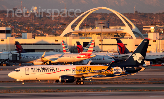 AeroMexico Boeing 737-852 (XA-AME) at  Los Angeles - International, United States