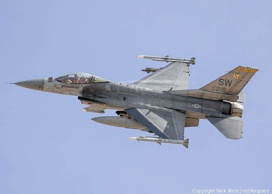United States Air Force General Dynamics F-16CM Fighting Falcon (00-0218) | Photo 438624
