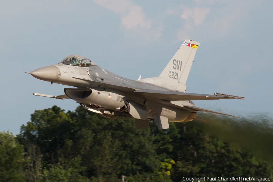 United States Air Force General Dynamics F-16CM Fighting Falcon (00-0221) | Photo 268670
