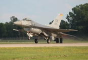 United States Air Force General Dynamics F-16CM Fighting Falcon (00-0221) at  Oshkosh - Wittman Regional, United States