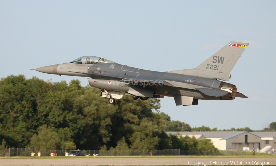 United States Air Force General Dynamics F-16CM Fighting Falcon (00-0221) | Photo 430714