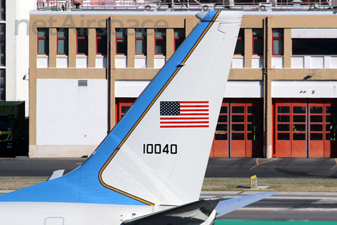 United States Air Force Boeing C-40B Clipper (01-0040) at  Lisbon - Portela, Portugal