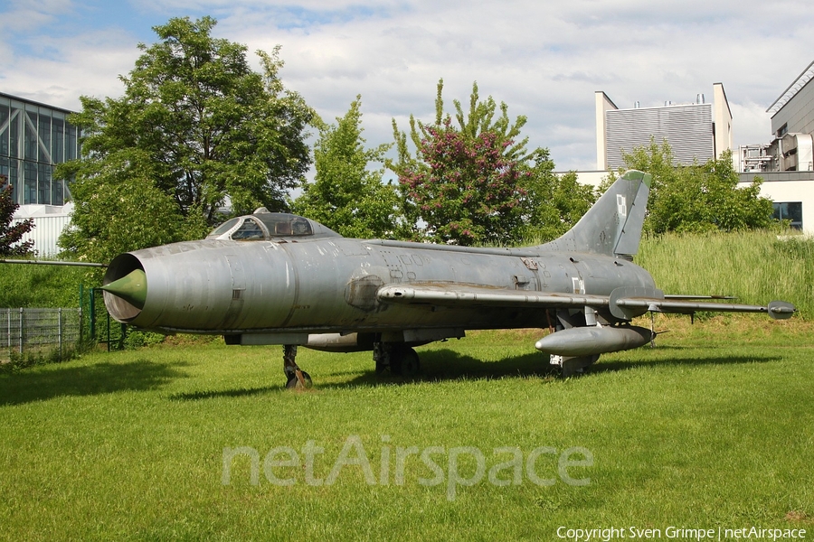 Polish Air Force (Siły Powietrzne) Sukhoi Su-7BM Fitter-A (01) | Photo 337599