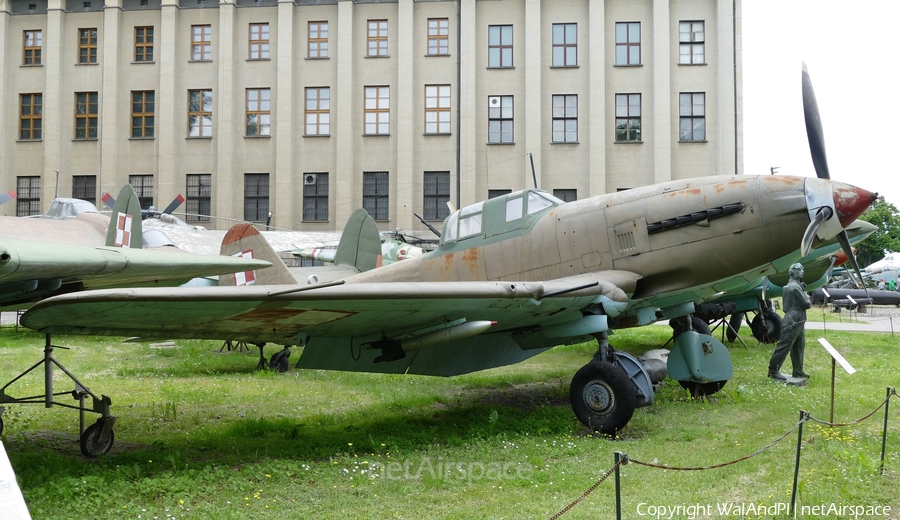 Polish Air Force (Siły Powietrzne) Ilyushin (Avia) B-33 (011) | Photo 450821