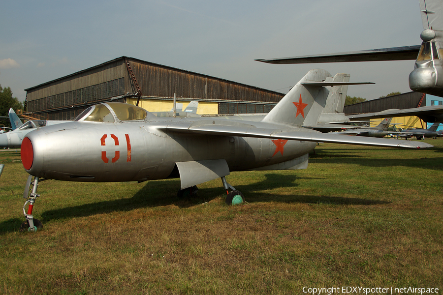 Soviet Union Air Force Lavochkin La-15 (01 RED) | Photo 345714