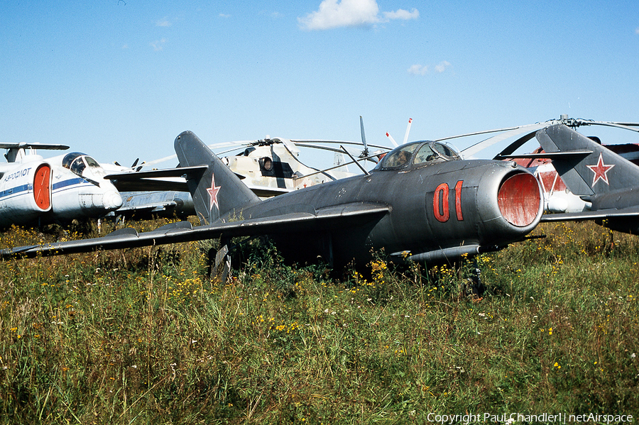 Soviet Union Air Force Mikoyan-Gurevich MiG-17 Fresco-A (01 RED) | Photo 76389
