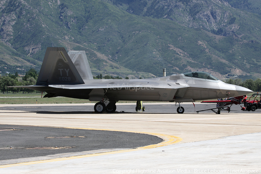 United States Air Force Lockheed Martin / Boeing F-22A Raptor (02-4028) | Photo 163105