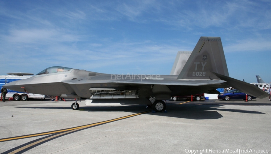 United States Air Force Lockheed Martin / Boeing F-22A Raptor (02-4028) | Photo 451090