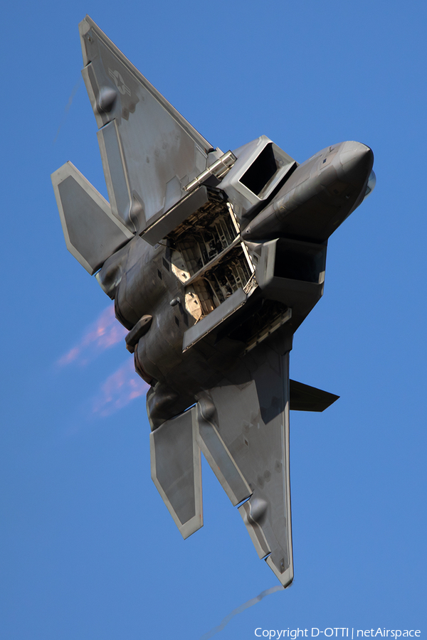 United States Air Force Lockheed Martin / Boeing F-22A Raptor (02-4034) | Photo 661957