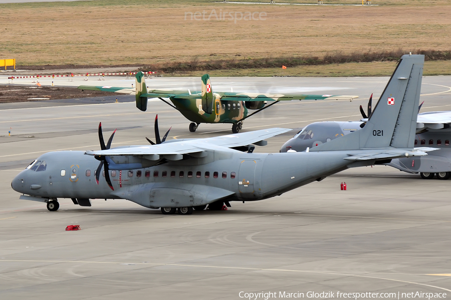 Polish Air Force (Siły Powietrzne) CASA C-295M (021) | Photo 42620