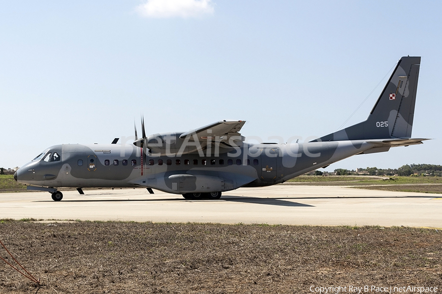 Polish Air Force (Siły Powietrzne) CASA C-295M (025) | Photo 347373