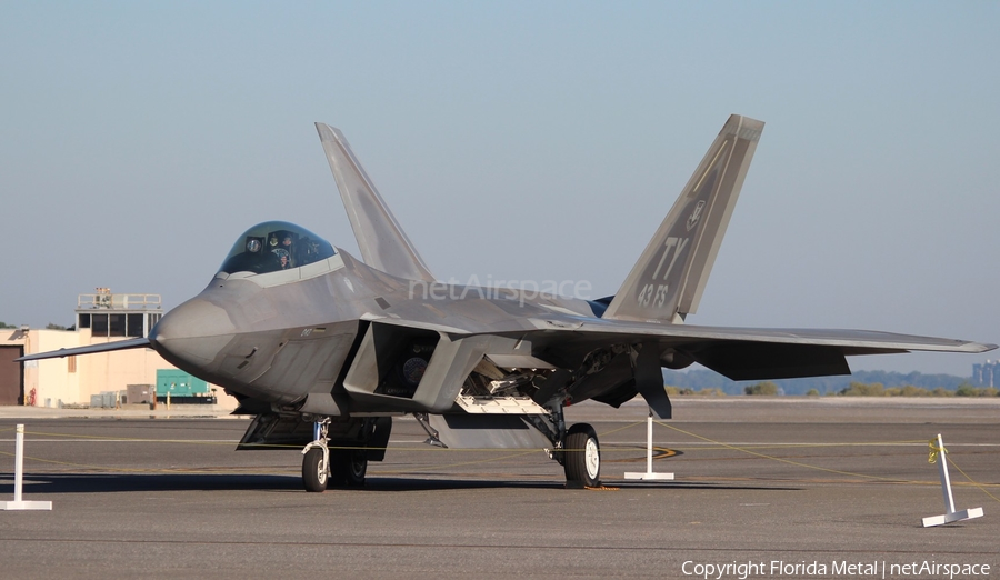 United States Air Force Lockheed Martin / Boeing F-22A Raptor (03-4043) | Photo 452453