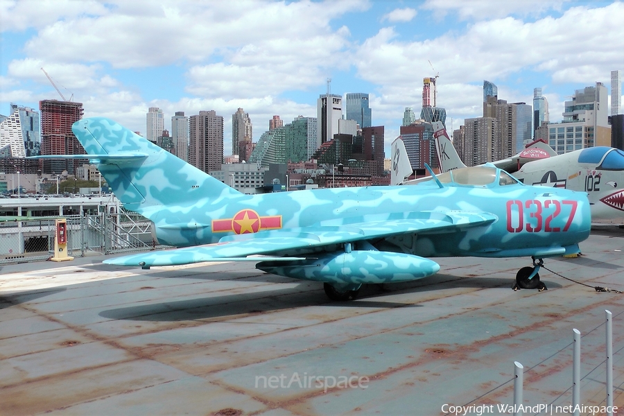 Vietnam People's Air Force PZL-Mielec Lim-5 (MiG-17F) (0327) | Photo 442734