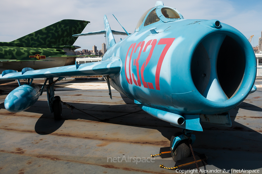 Vietnam People's Air Force PZL-Mielec Lim-5 (MiG-17F) (0327) | Photo 158623
