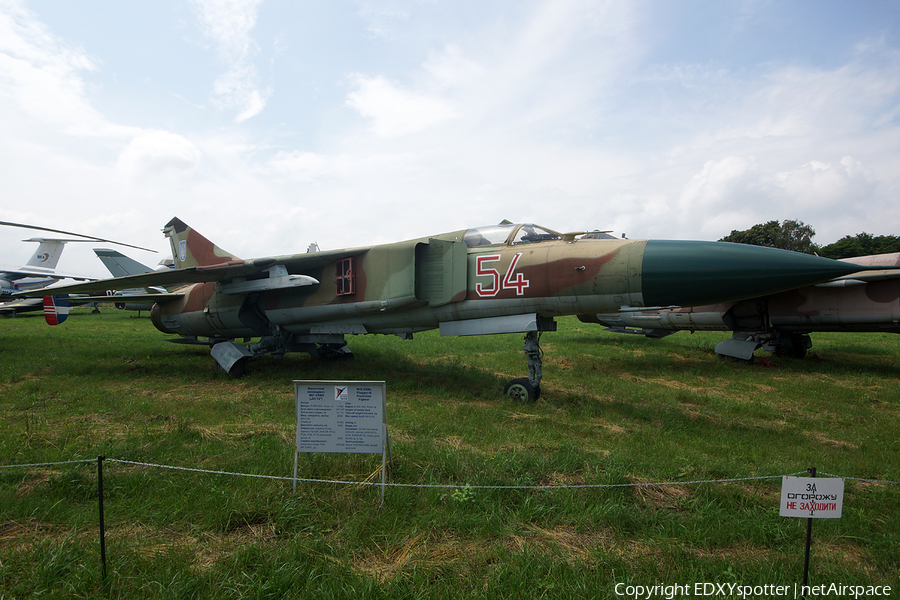 Ukrainian Air Force Mikoyan-Gurevich MiG-23ML Flogger-G (54 RED) | Photo 324263