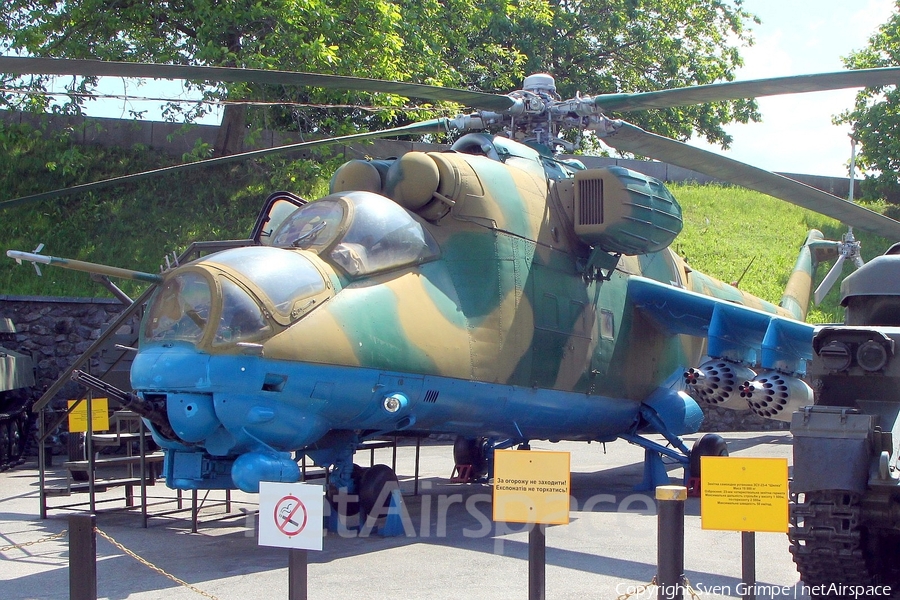 Soviet Union Air Force Mil Mi-24V Hind-E (03 RED) | Photo 246928
