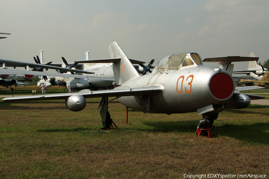 Soviet Union Air Force Mikoyan-Gurevich MiG-15UTI Midget (03 RED) | Photo 345708