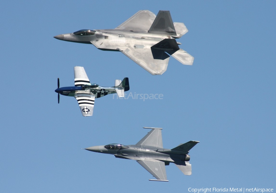 United States Air Force Lockheed Martin / Boeing F-22A Raptor (04-4062) | Photo 369763