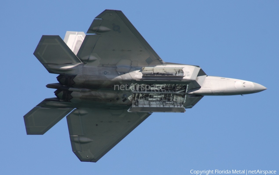United States Air Force Lockheed Martin / Boeing F-22A Raptor (04-4062) | Photo 369764