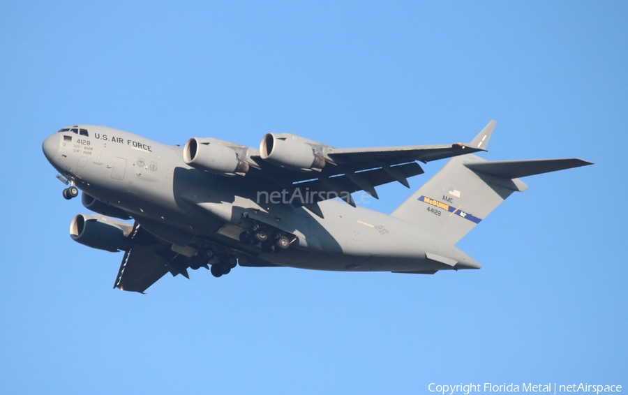 United States Air Force Boeing C-17A Globemaster III (04-4128) | Photo 369766