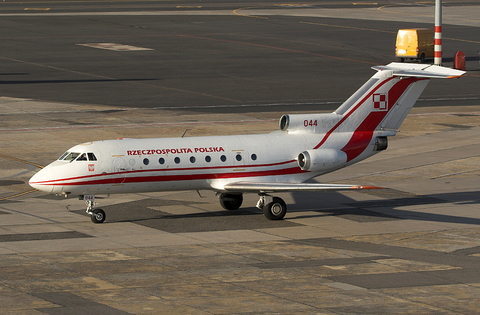 Polish Air Force (Siły Powietrzne) Yakovlev Yak-40 (044) at  Warsaw - Frederic Chopin International, Poland