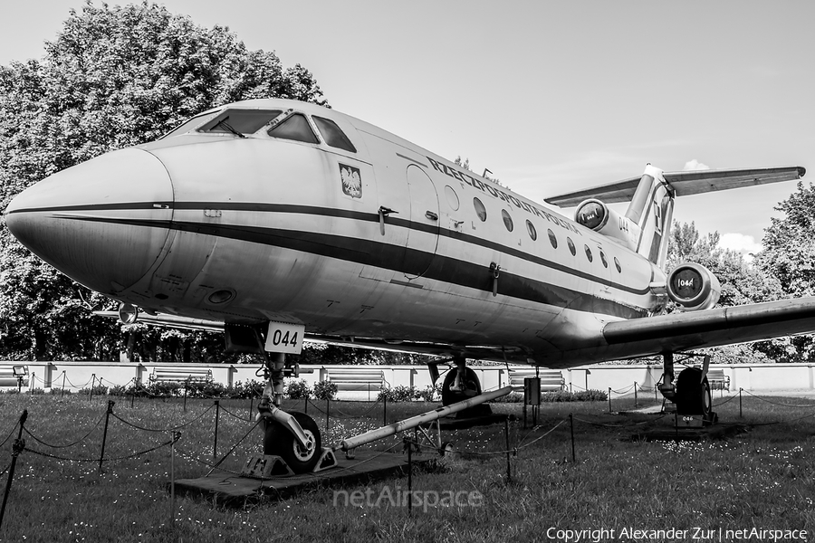 Polish Air Force (Siły Powietrzne) Yakovlev Yak-40 (044) | Photo 326928