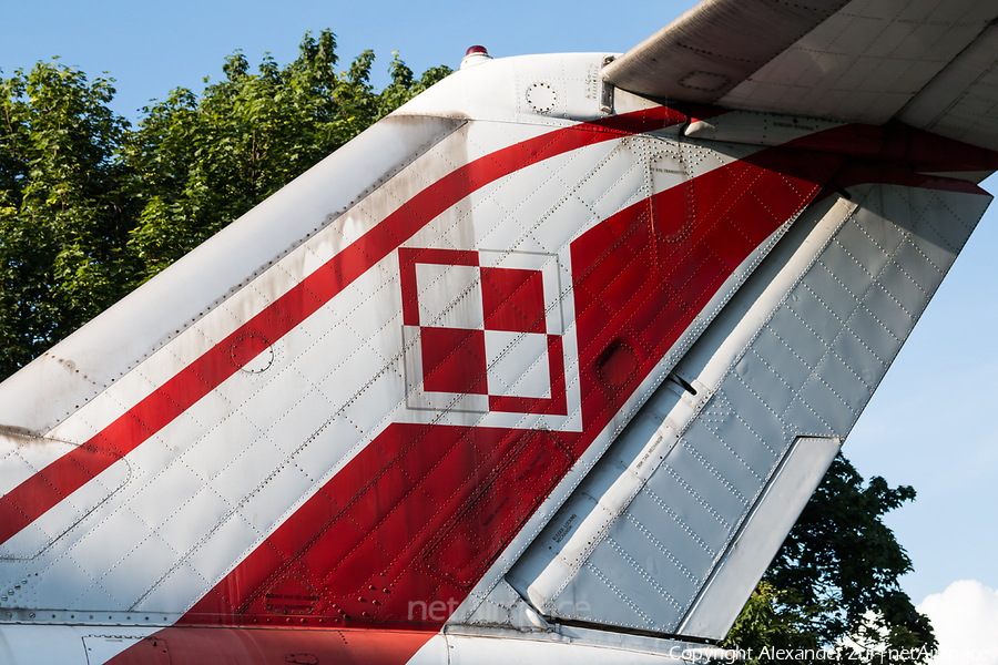 Polish Air Force (Siły Powietrzne) Yakovlev Yak-40 (044) | Photo 326935