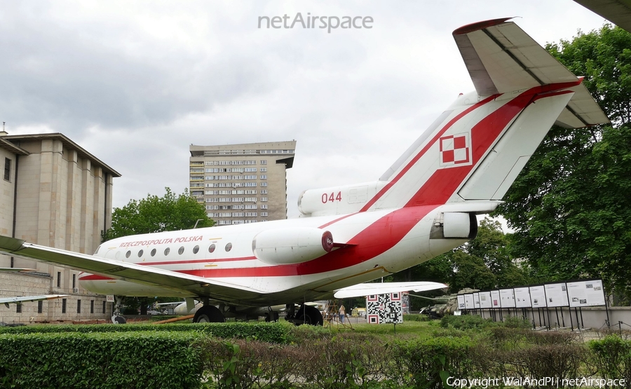 Polish Air Force (Siły Powietrzne) Yakovlev Yak-40 (044) | Photo 450826