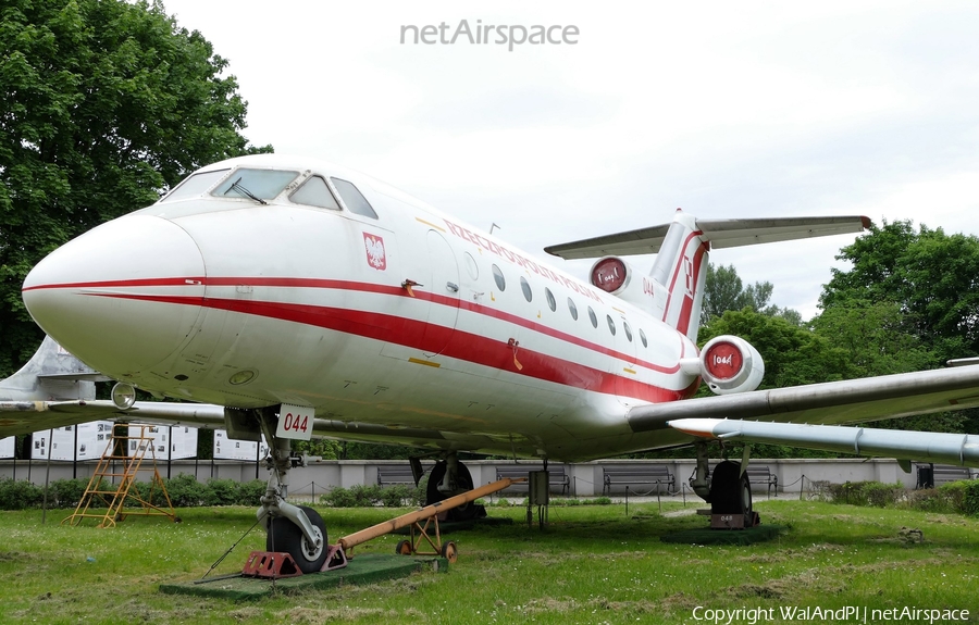 Polish Air Force (Siły Powietrzne) Yakovlev Yak-40 (044) | Photo 450827