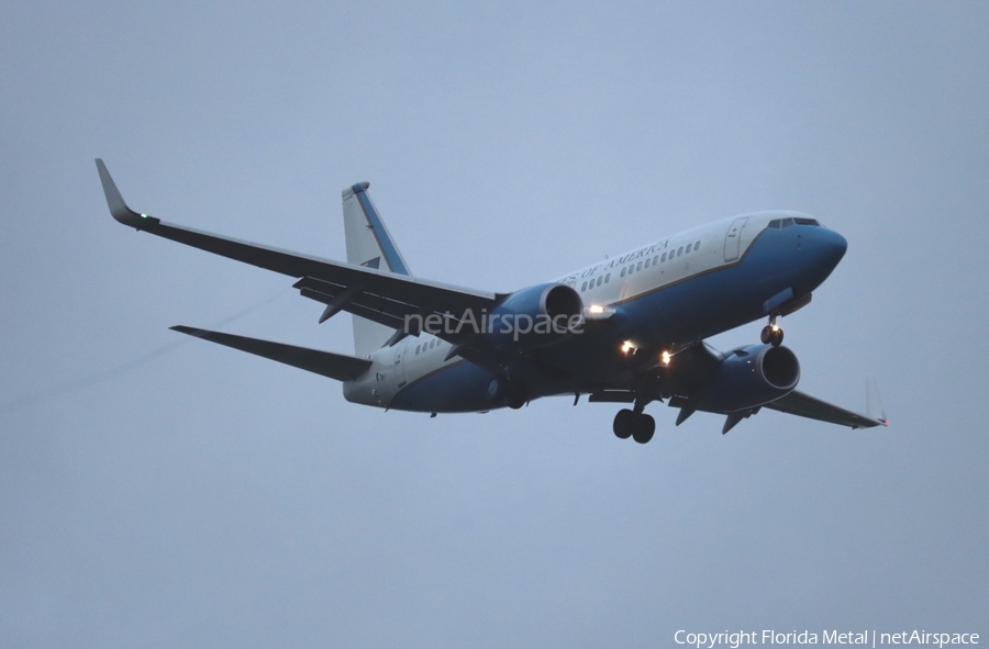 United States Air Force Boeing C-40C Clipper (05-0932) | Photo 483497