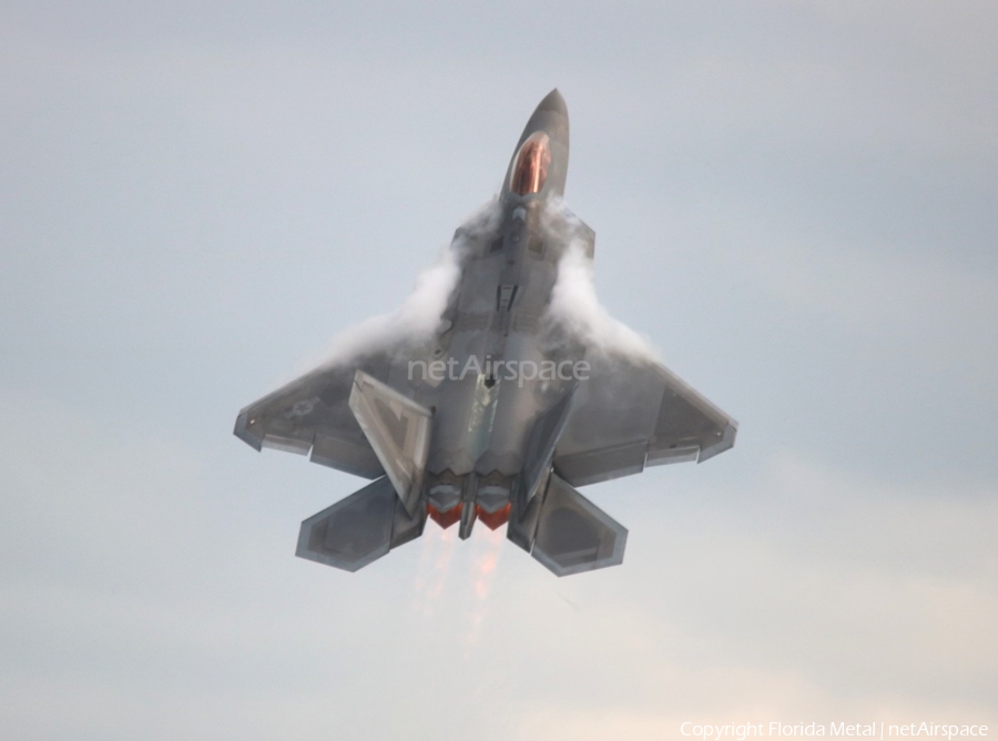 United States Air Force Lockheed Martin / Boeing F-22A Raptor (05-4084) | Photo 304178